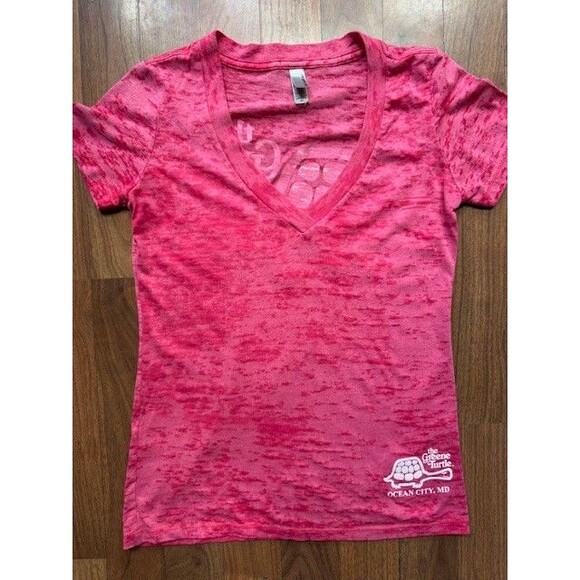 THE GREENE TURTLE Ocean City Maryland Pink V Neck T Shirt‎ Womens Next Level MED - Picture 4 of 10
